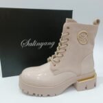 Стилни дамски боти в розово (с цип)