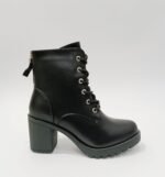 {+ПОДАРЪК} Елегантни дамски боти на широк ток (в черен цвят )